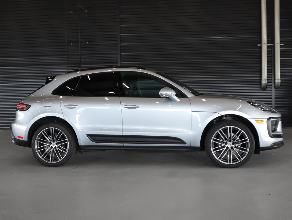 2026 Porsche Macan - Image 11 of 30