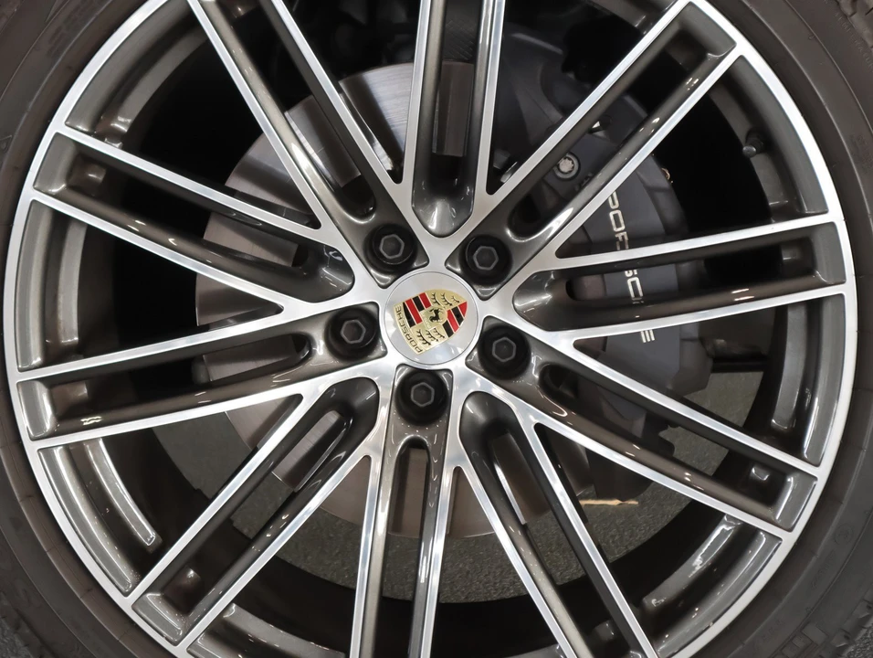 2026 Porsche Macan - Image 29 of 30