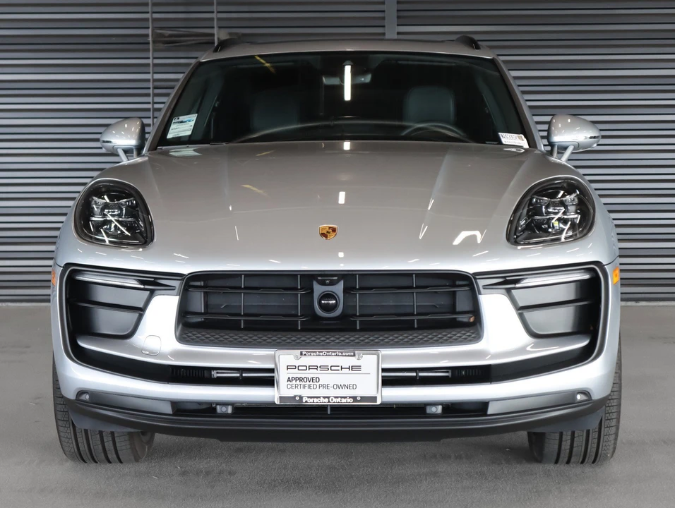2026 Porsche Macan - Image 8 of 30