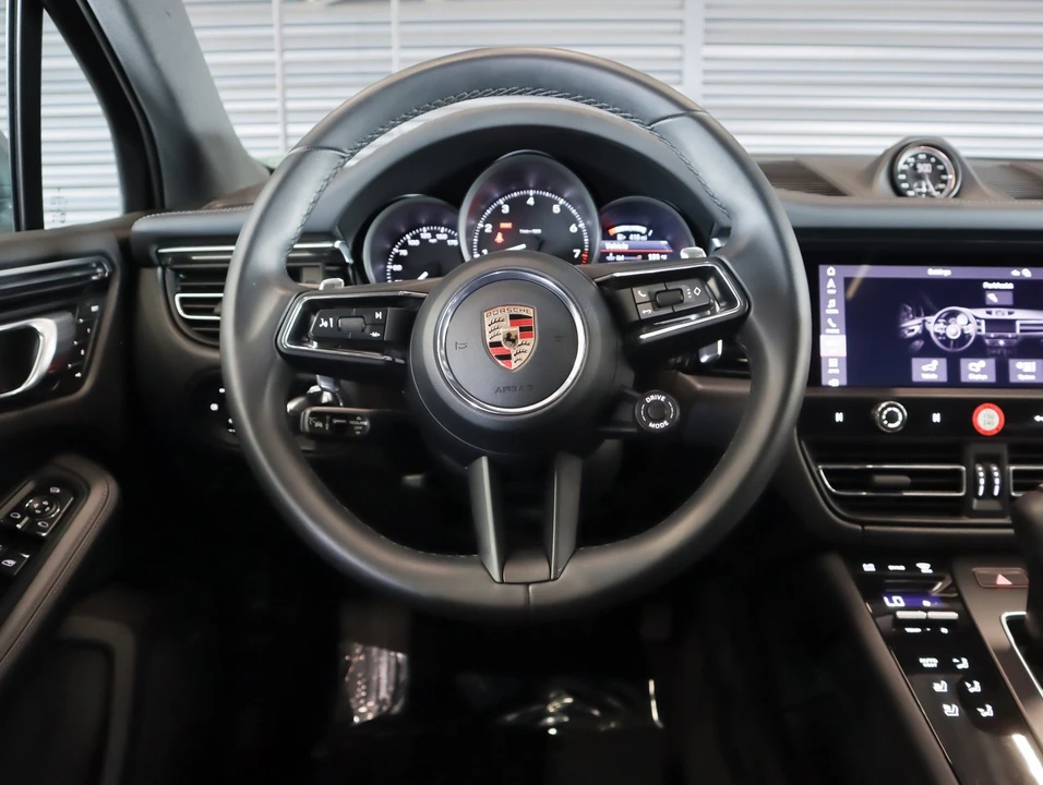 2026 Porsche Macan - Image 13 of 30