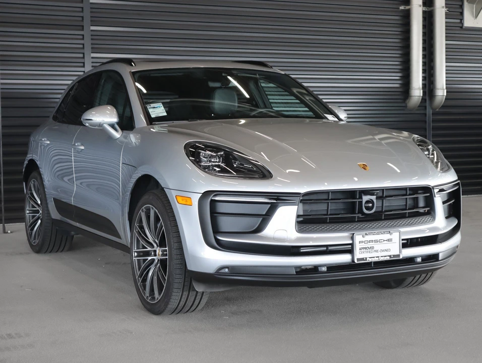 2026 Porsche Macan - Image 7 of 30