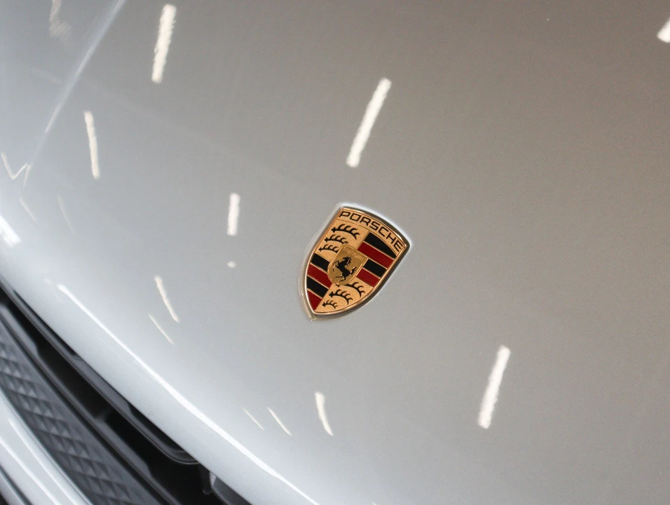 2026 Porsche Macan - Image 26 of 30