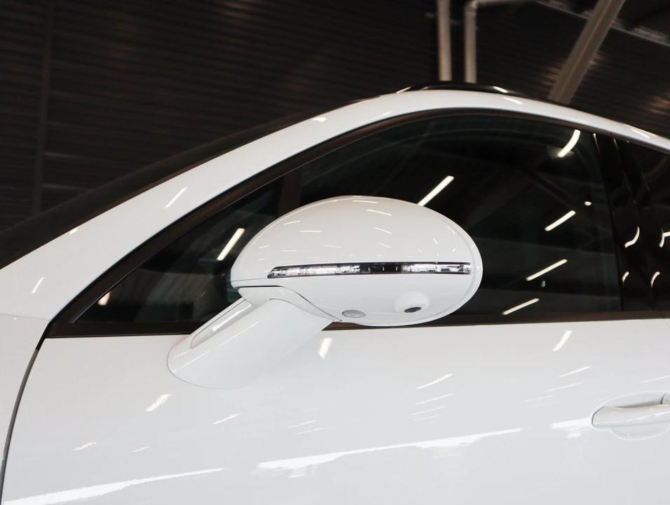 2026 Porsche Macan Electric - Image 29 of 31