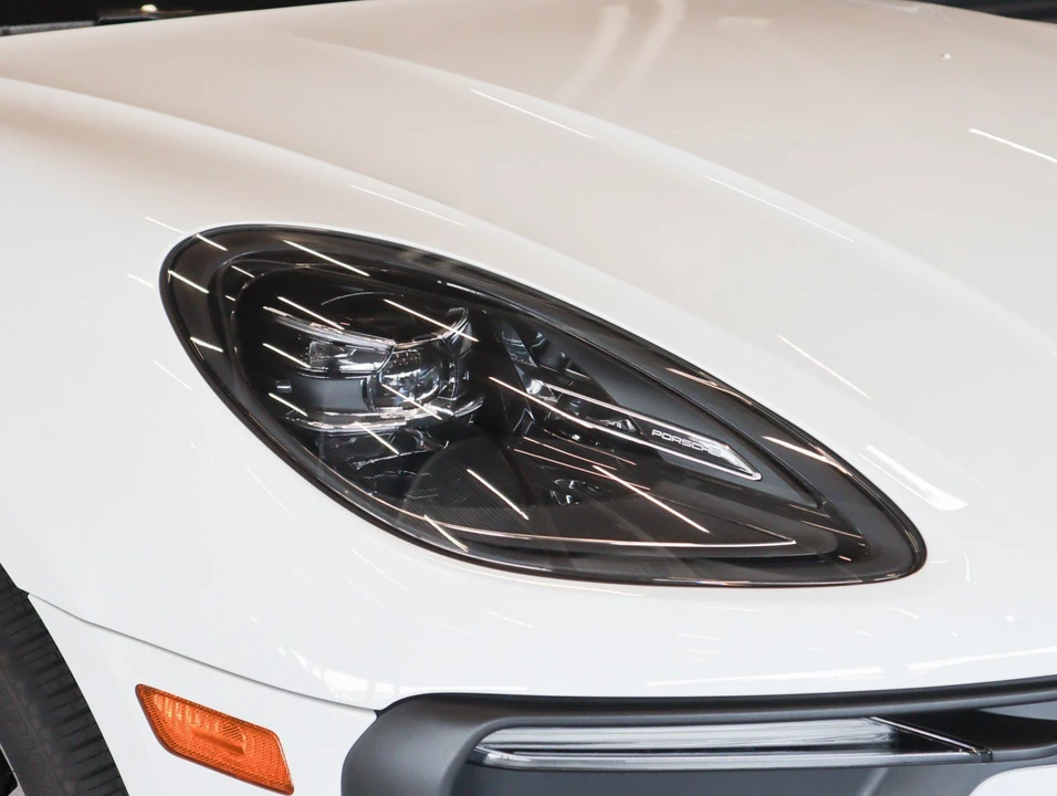 2026 Porsche Macan Electric - Image 31 of 31