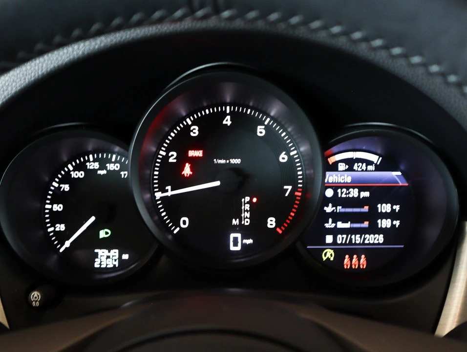 2026 Porsche Macan Electric - Image 16 of 31