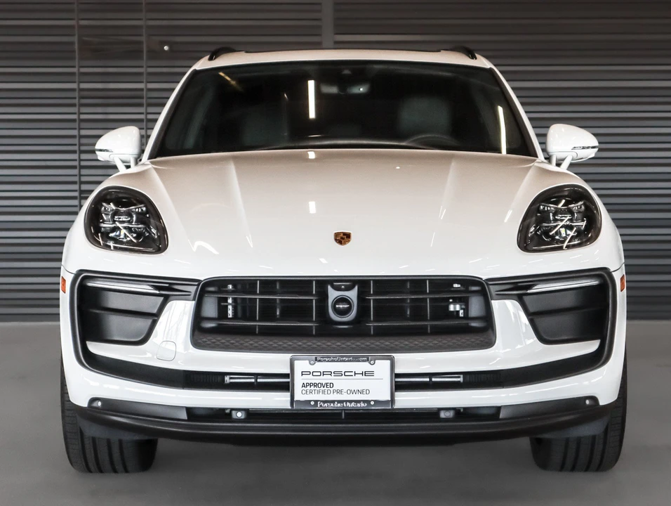 2026 Porsche Macan Electric - Image 8 of 31