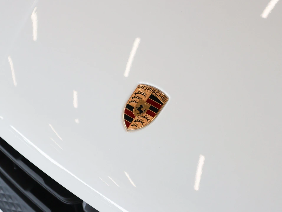 2026 Porsche Macan Electric - Image 30 of 31