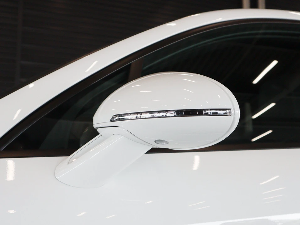 2026 Porsche Macan - Image 29 of 30