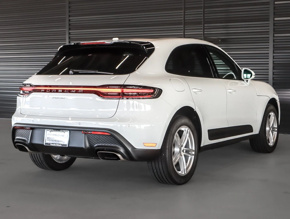 2026 Porsche Macan - Image 10 of 30