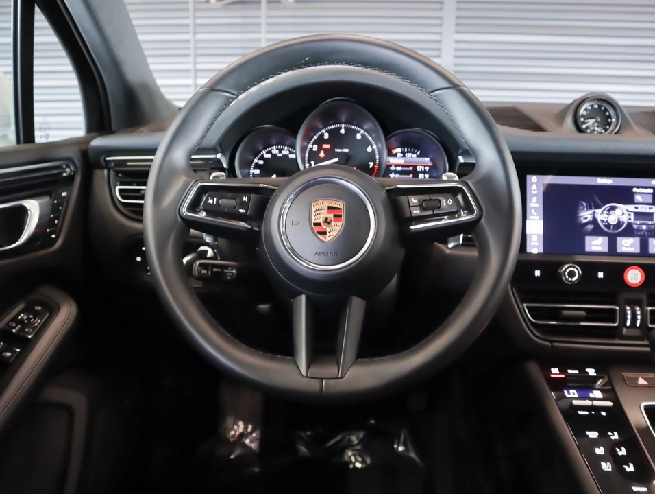 2026 Porsche Macan - Image 15 of 30