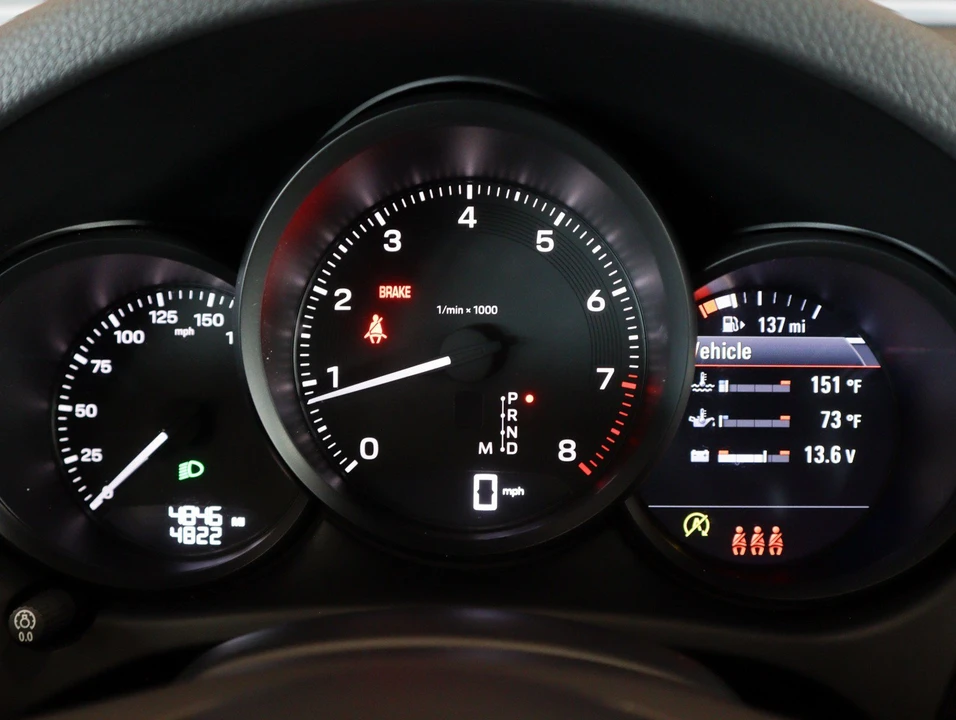 2026 Porsche Macan - Image 16 of 30