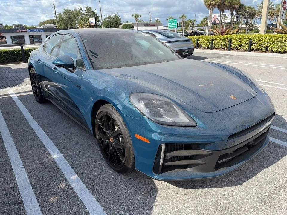 2026 Porsche 976 Panamera - Image 7 of 14