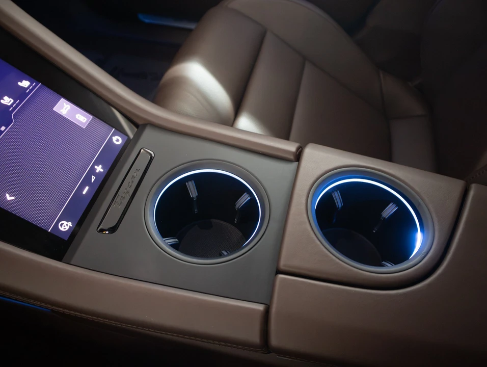 2026 Porsche Taycan - Image 17 of 29