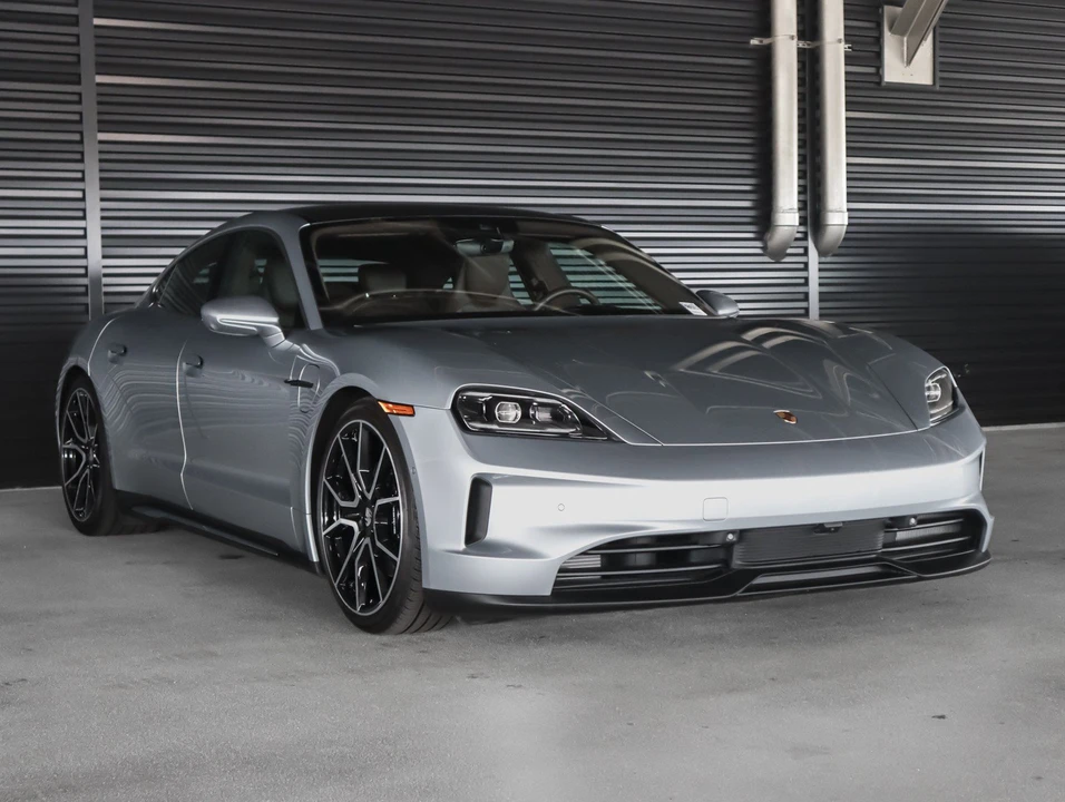 2026 Porsche Taycan - Image 7 of 29
