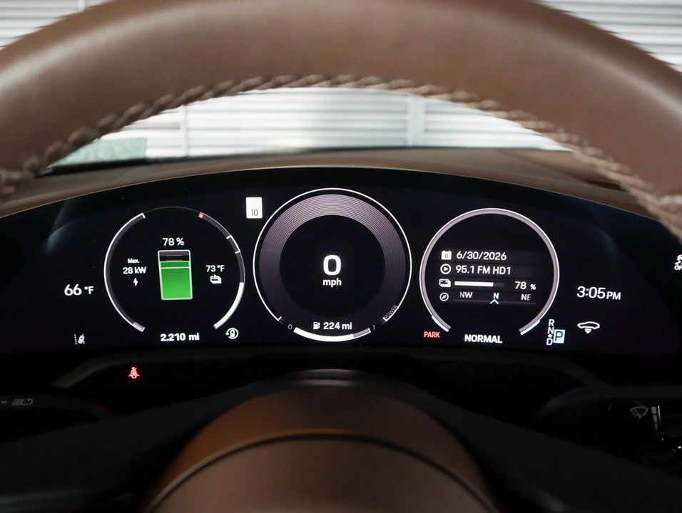 2026 Porsche Taycan - Image 16 of 29
