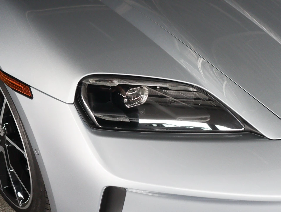 2026 Porsche Taycan - Image 25 of 29