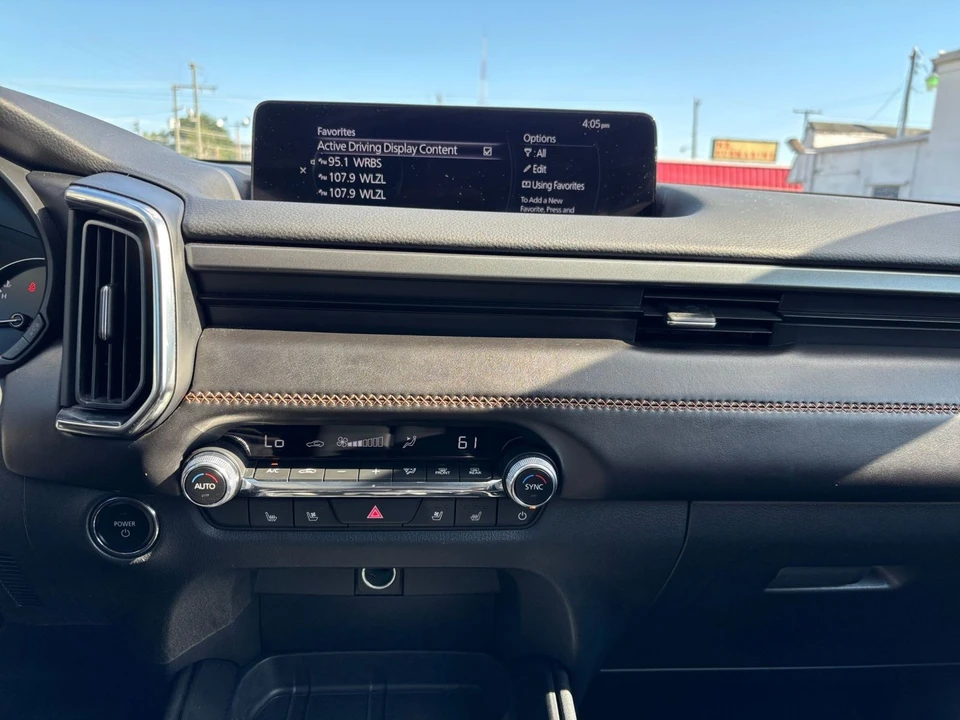 2025 Mazda CX-50 - Image 18 of 31