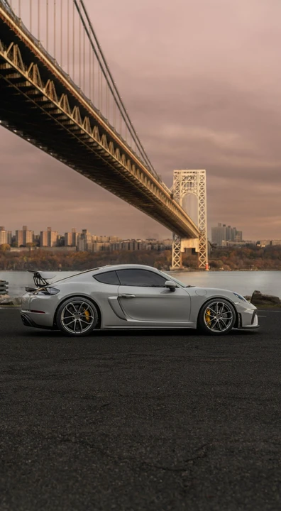 2022 Porsche 718 Cayman GT4 - Image 3 of 4