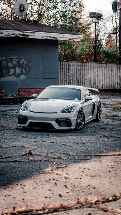 2022 Porsche 718 Cayman GT4 - Image 4 of 4