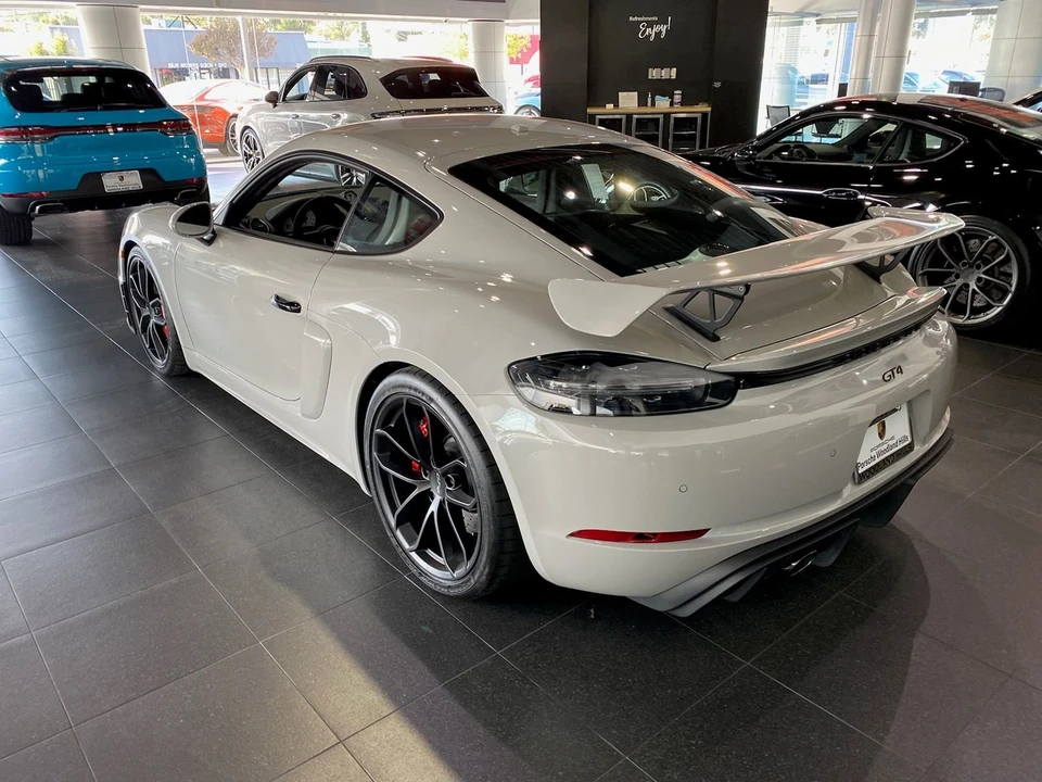 2020 Porsche 718 Cayman GT4 - Image 15 of 15