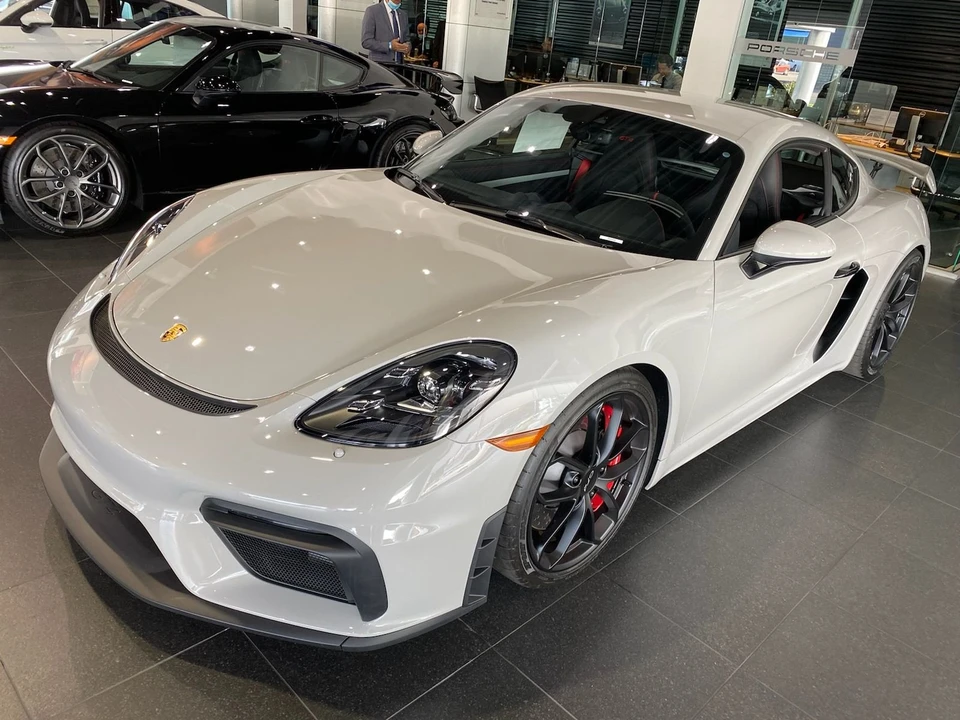 2020 Porsche 718 Cayman GT4 - Image 14 of 15