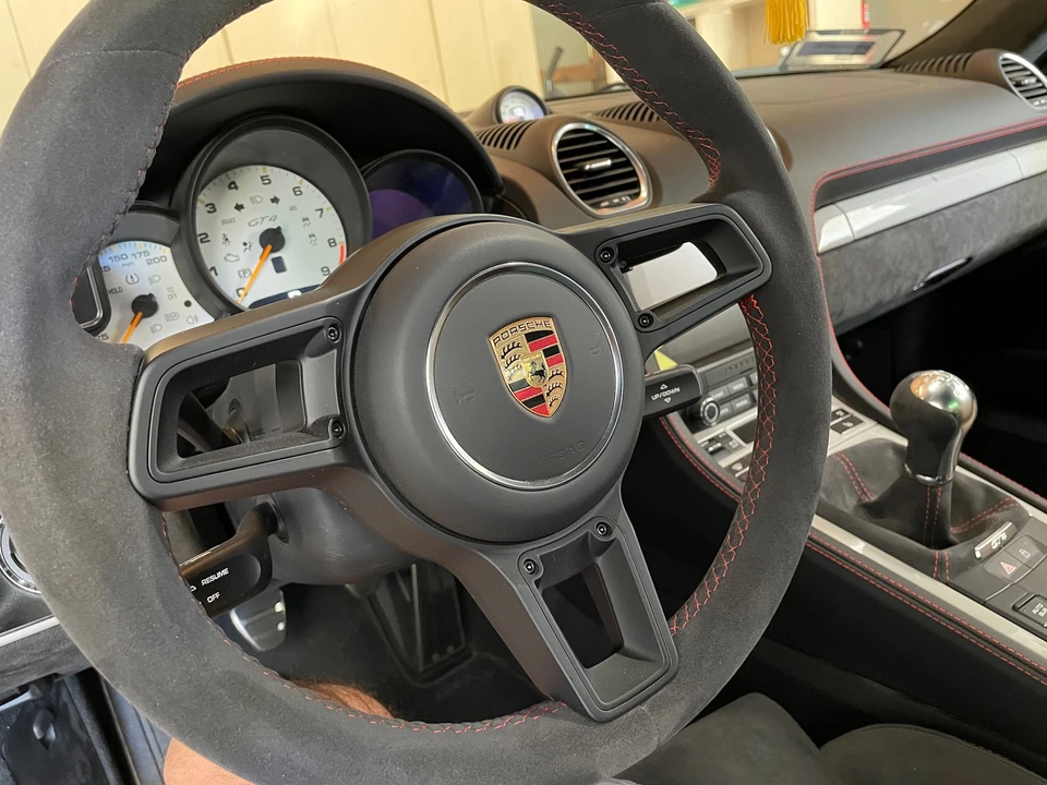 2020 Porsche 718 Cayman GT4 - Image 5 of 15