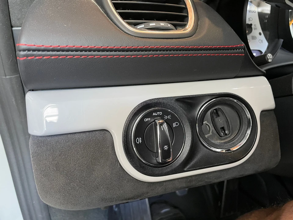 2020 Porsche 718 Cayman GT4 - Image 9 of 15