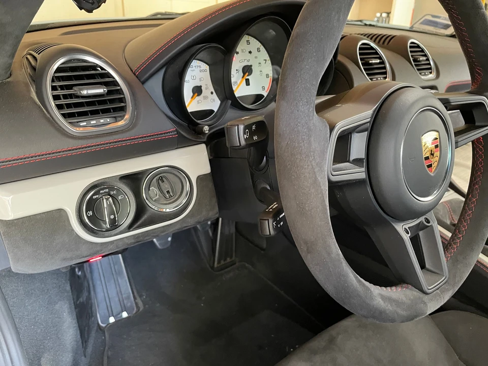 2020 Porsche 718 Cayman GT4 - Image 10 of 15