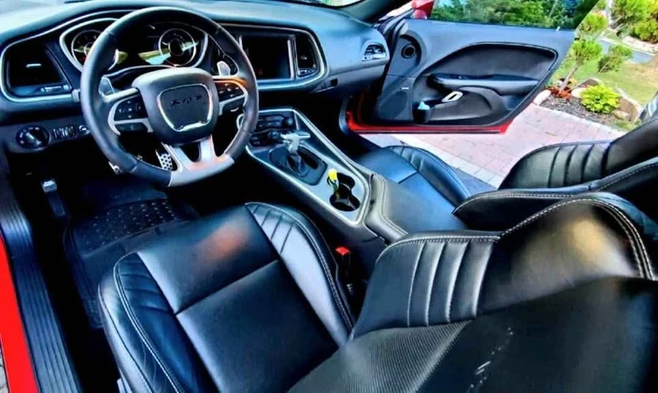2015 Dodge Challenger SRT8 & 392 3rd Gen - Image 4 of 8