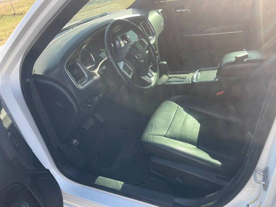 2011 Dodge Charger 7th Gen - Image 6 of 8