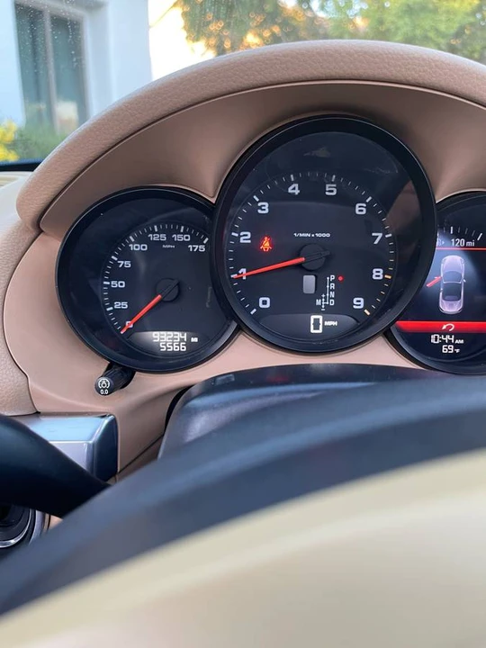 2014 Porsche 981 Boxster - Image 8 of 15