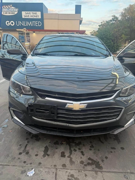 2017 Chevrolet Malibu - Image 2 of 10