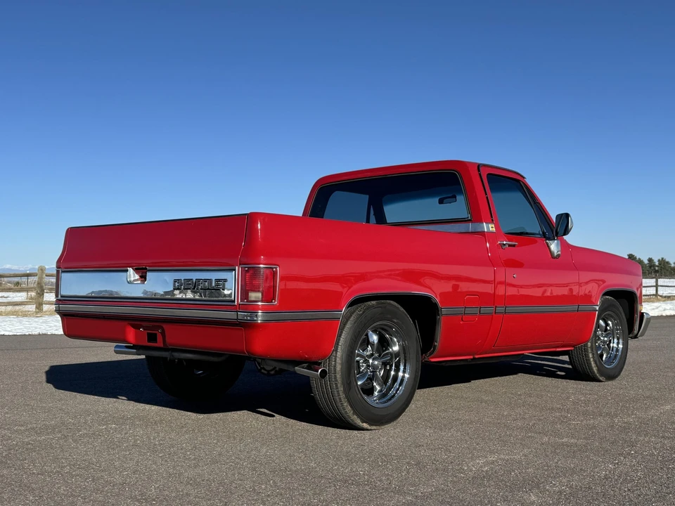 1987 GMC C/K 3rd Gen - Image 4 of 31