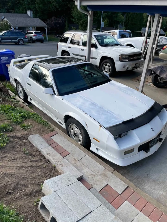 Chevrolet Camaro 3rd Gen - Image 2 of 7