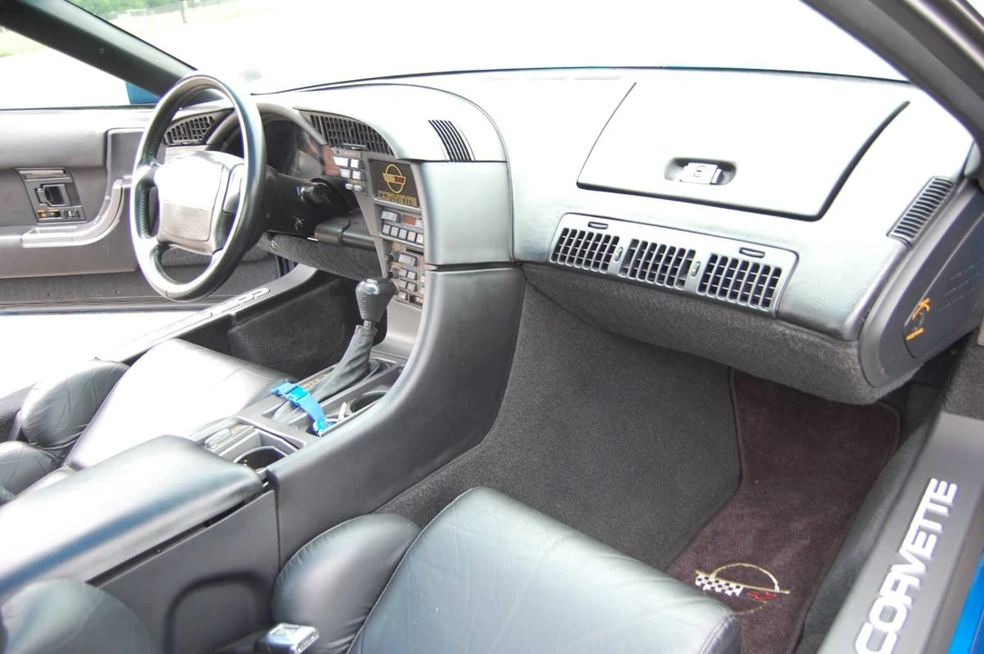1991 Chevrolet Corvette C4 - Image 15 of 24