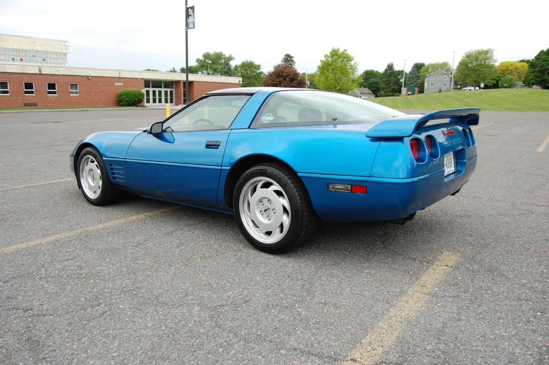1991 Chevrolet Corvette C4 - Image 9 of 24