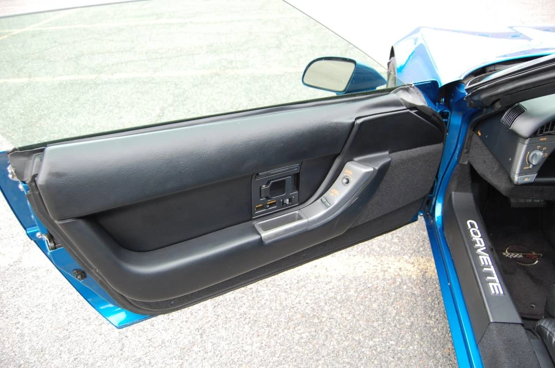 1991 Chevrolet Corvette C4 - Image 11 of 24