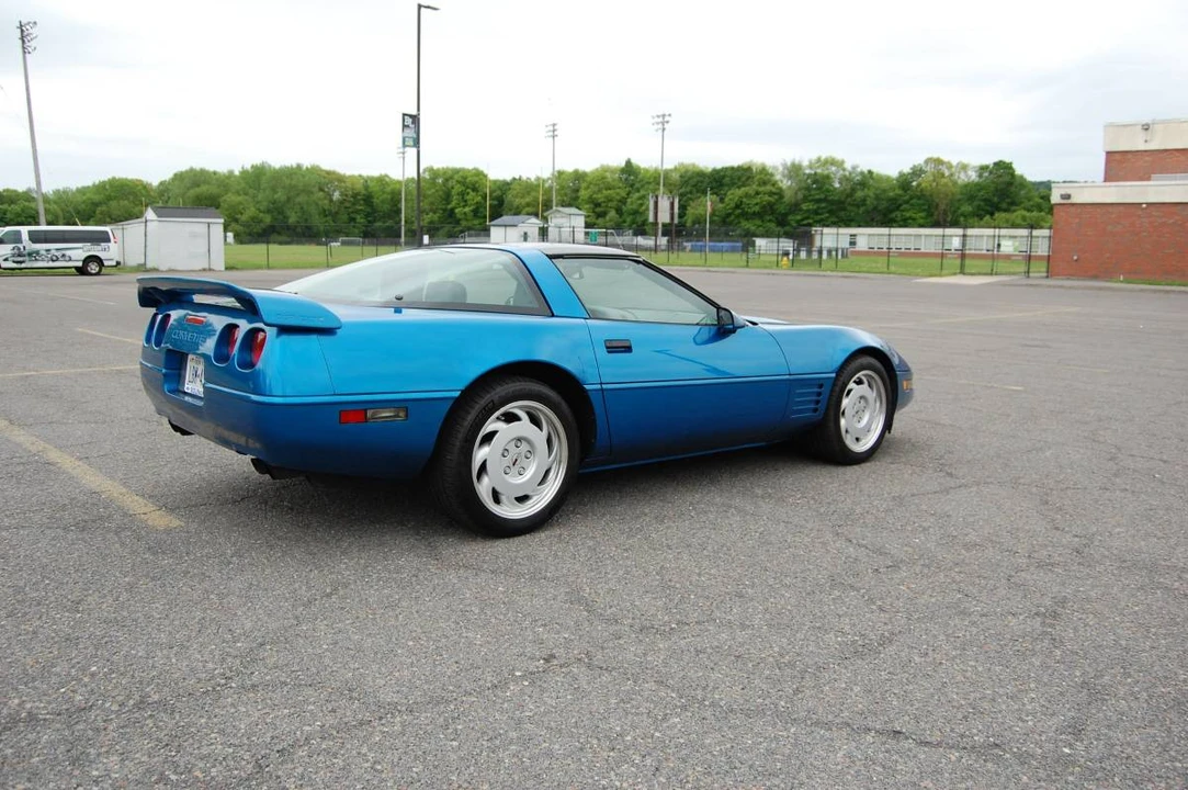 1991 Chevrolet Corvette C4 - Image 6 of 24