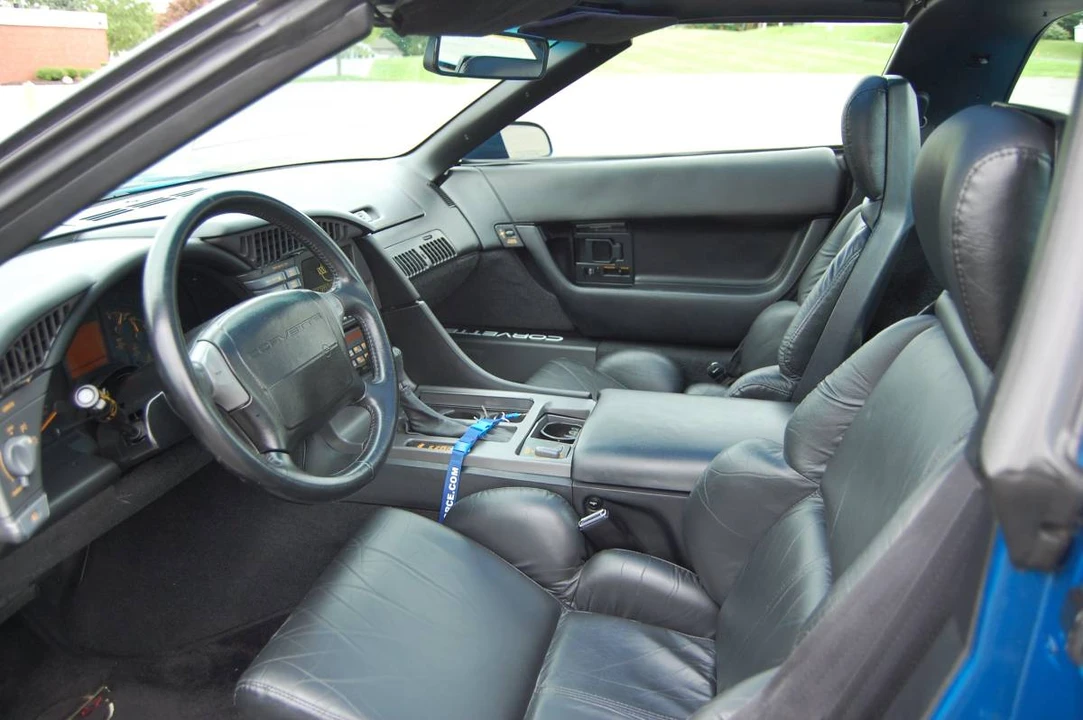 1991 Chevrolet Corvette C4 - Image 12 of 24