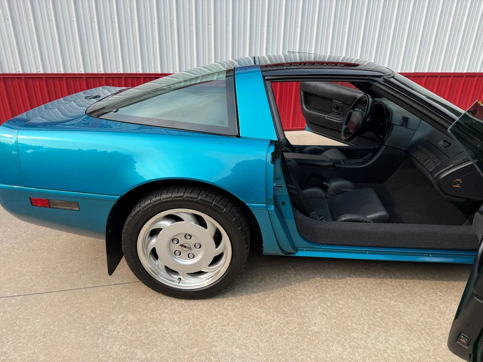 1992 Chevrolet Corvette C4 - Image 30 of 31