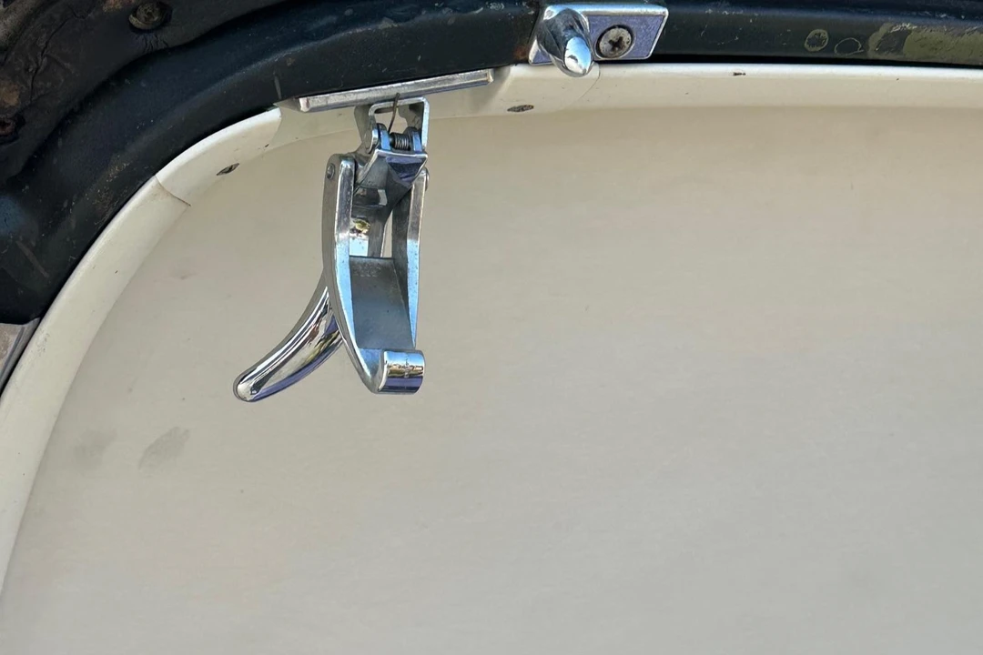 Parts & Memorabilia Bodywork - Image 3 of 3