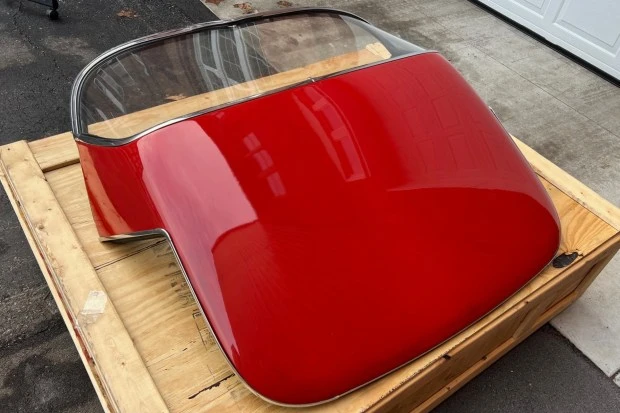 Parts & Memorabilia Bodywork - Image 2 of 5