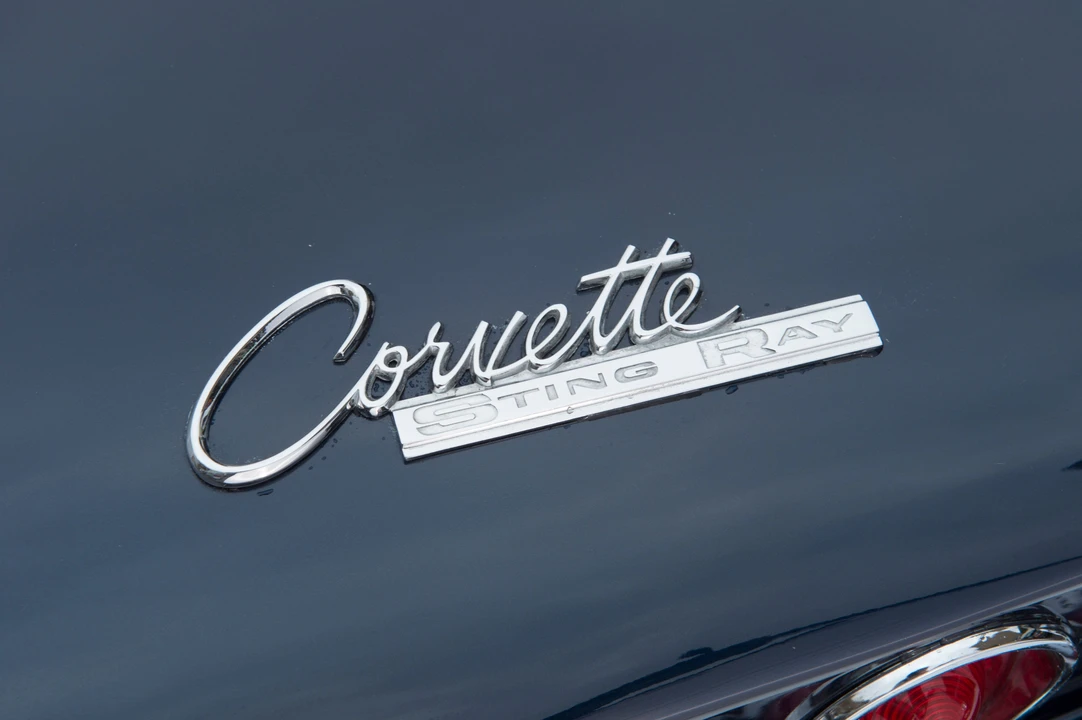 Chevrolet Corvette C2 - Image 15 of 18
