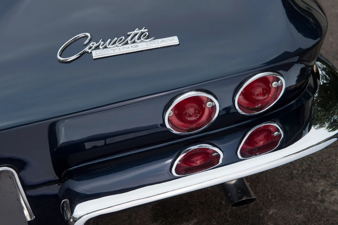 Chevrolet Corvette C2 - Image 12 of 18