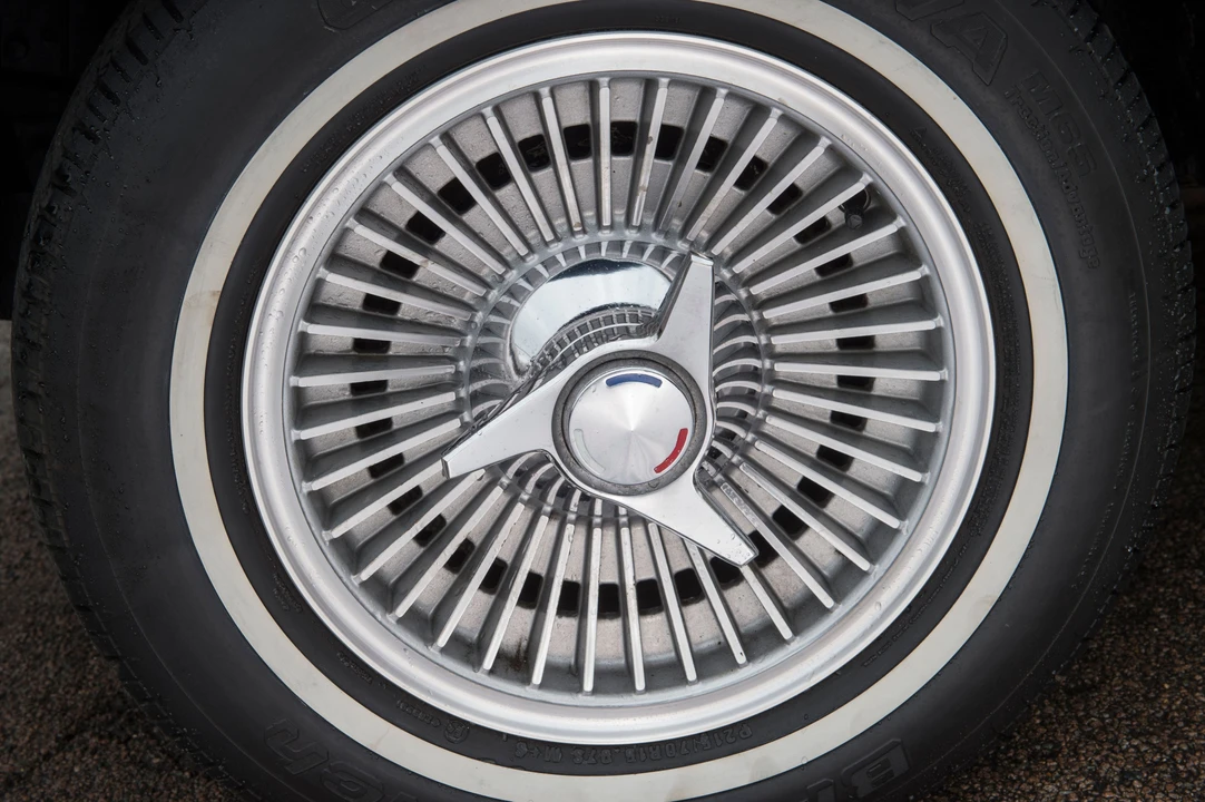 Chevrolet Corvette C2 - Image 18 of 18