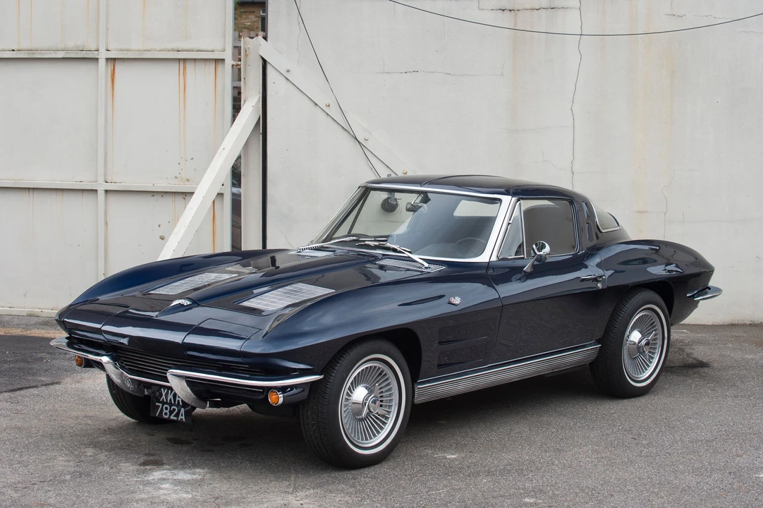 Chevrolet Corvette C2 - Image 2 of 18