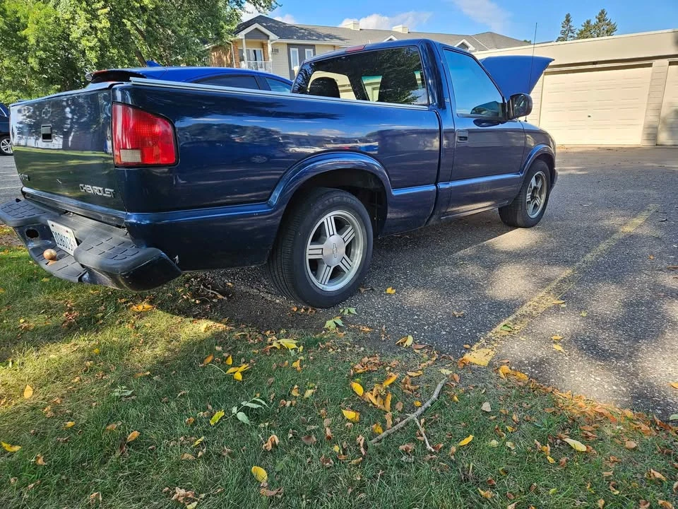 1998 Chevrolet S-10 Blazer 2nd Gen - Image 4 of 9