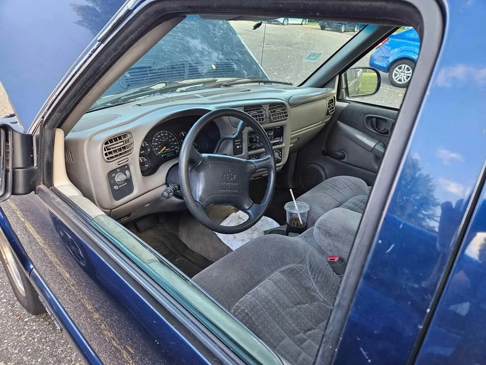 1998 Chevrolet S-10 Blazer 2nd Gen - Image 9 of 9