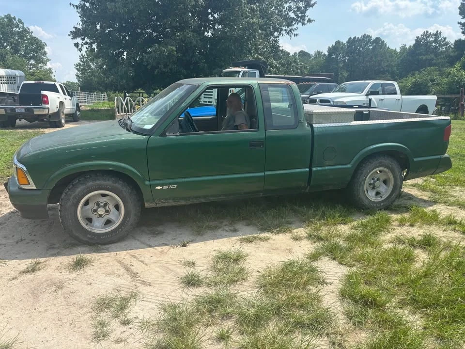 1997 Chevrolet S-10 - Image 2 of 2