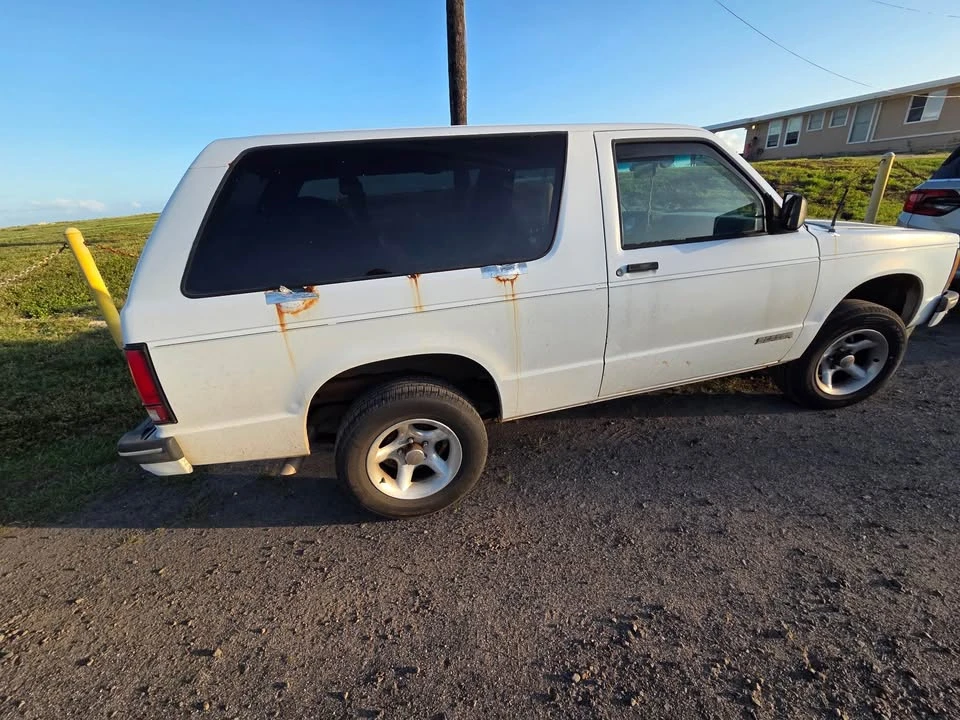 Chevrolet S-10 Blazer - Image 4 of 6